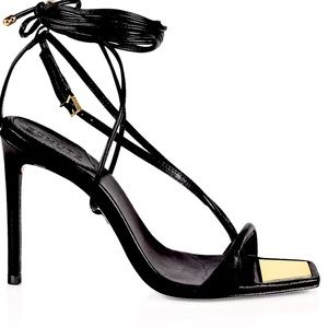 Schutz “Vikki” black heel